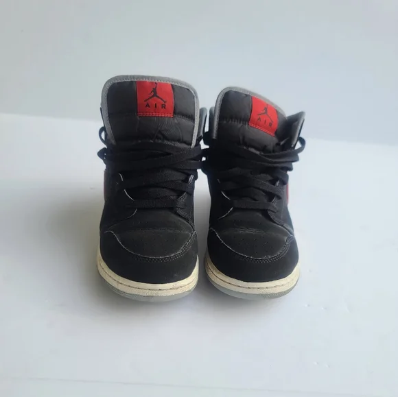 Jordan Air 1 Shoes for Women, Size 6.5 US - Black Pre-owned. Amazon.com | Air Jordan 1 Mid WMNS Sneakers, White/Black  main image 4